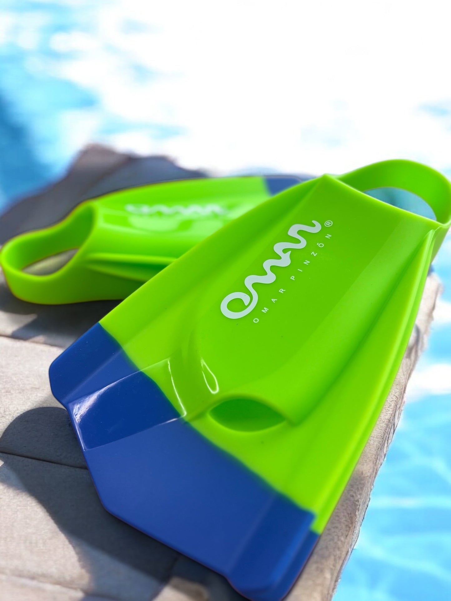 Aletas de Natacion - VELOFINZ by Omar Pinzón